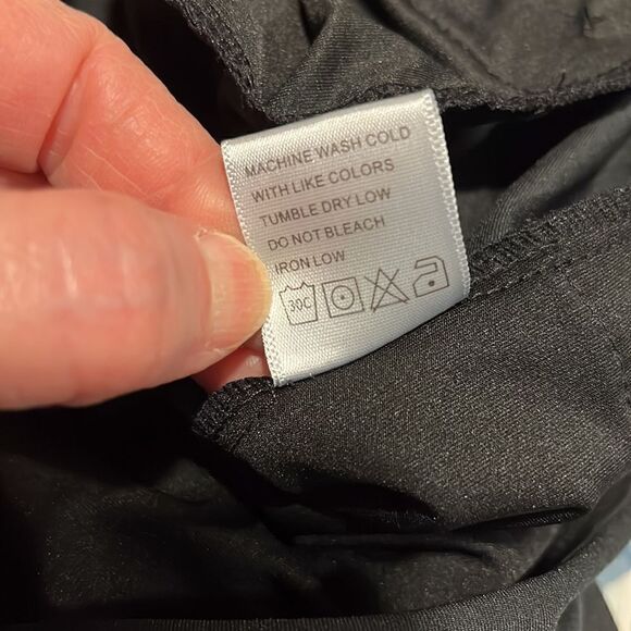 Tail Ladies Mulligan 22” Pull On Golf Capris. Size 8 - Picture 12 of 12